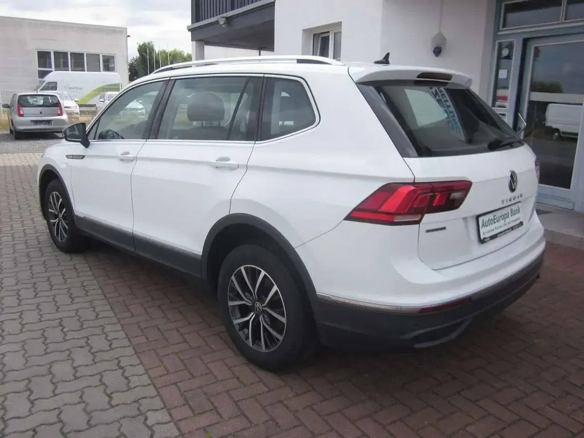 Gebraucht VW Tiguan Allspace Sound 150 PS (110 kW) 2022 Pure white SUV