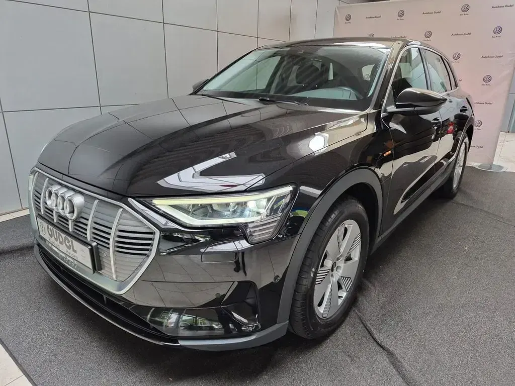 Gebraucht Audi e-tron Sport 300 kW (408 PS) 2023 Brillantschwarz SUV