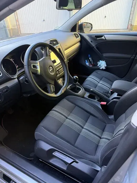 Używany VW Golf VII Match 105 KM (77 kW) 2012 Srebrny Sedan/Limuzyna