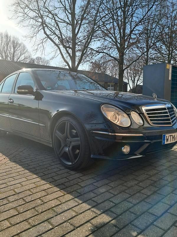 Gebraucht Mercedes E280 190 PS (139 kW) 2007 Schwarz Limousine