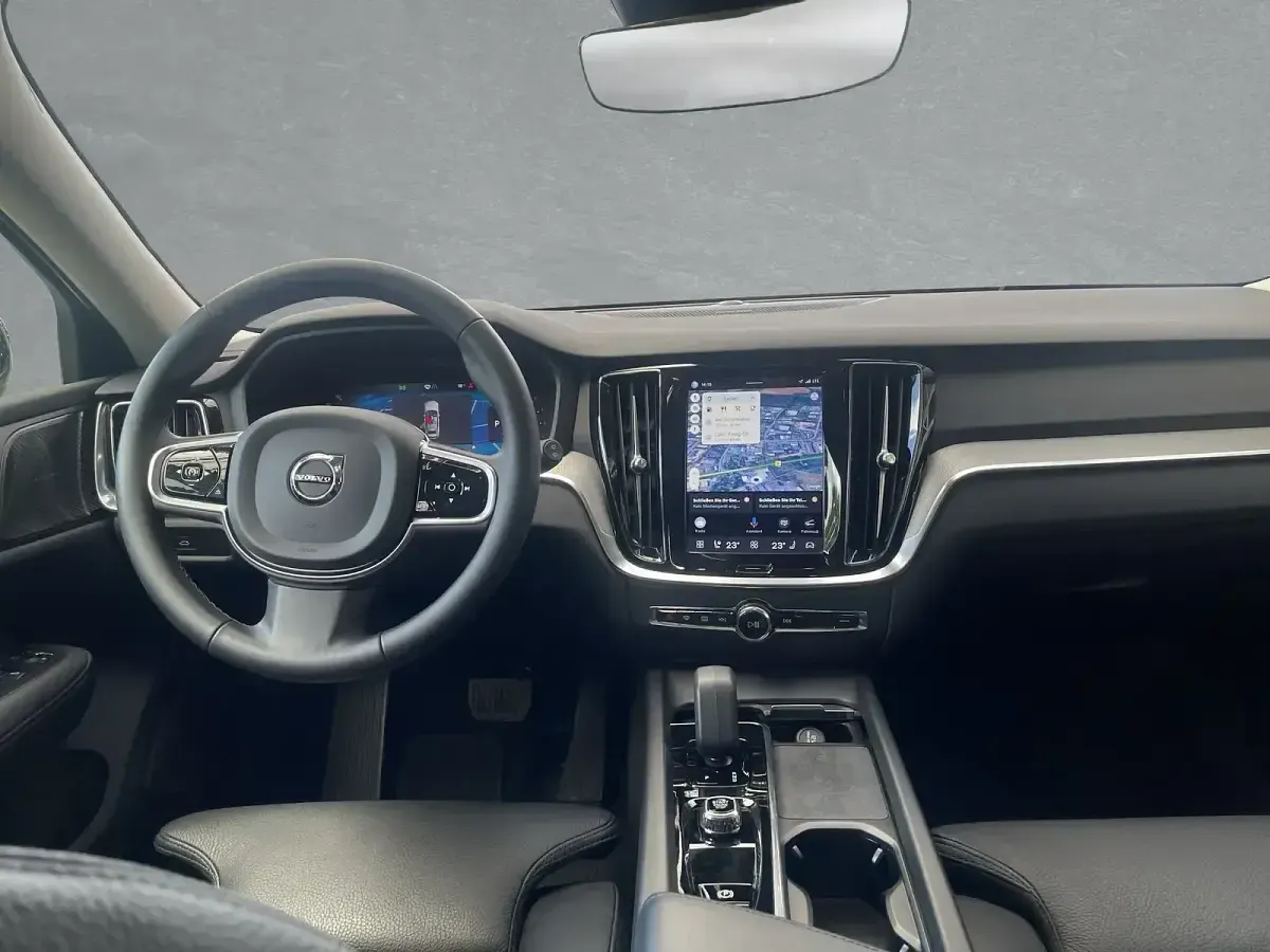 Gebraucht Volvo V60 Plus 197 PS (144 kW) 2023 Andere Kombi