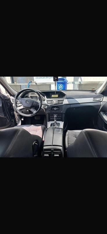 Gebraucht Mercedes E250 204 PS (150 kW) 2009 Schwarz Limousine