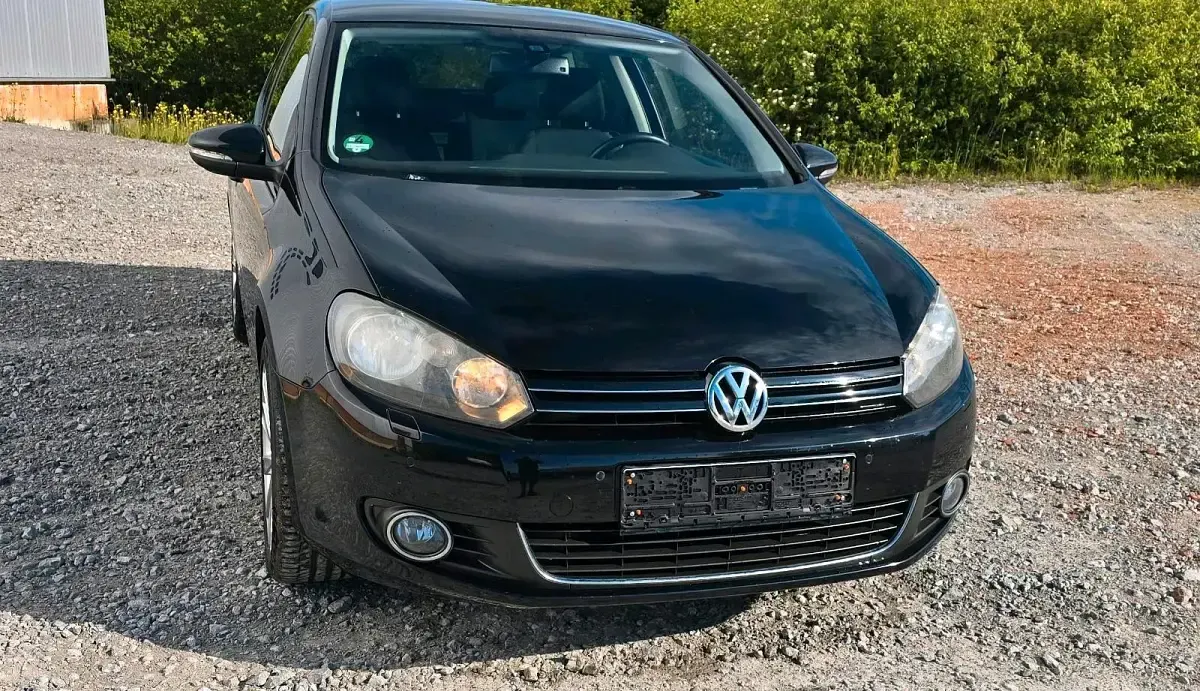 Gebraucht VW Golf VI 122 PS (89 kW) 2012 Schwarz Kleinwagen