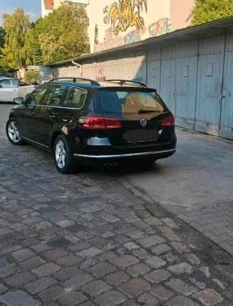 Schwarz Gebraucht 2011 VW Passat Kombi | 4.400 € (Superpreis) - Bild 1/4