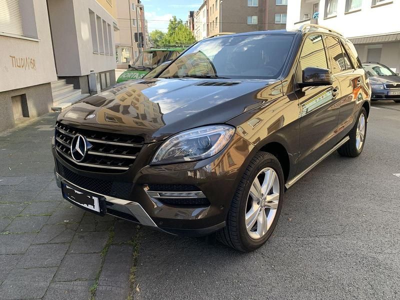 Gebraucht Mercedes ML250 204 PS (150 kW) 2013 Braun SUV