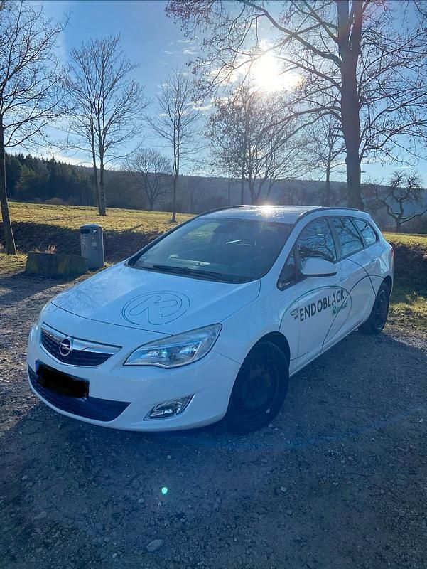 Gebraucht Opel Astra 110 PS (80 kW) 2012 Weiß Kombi