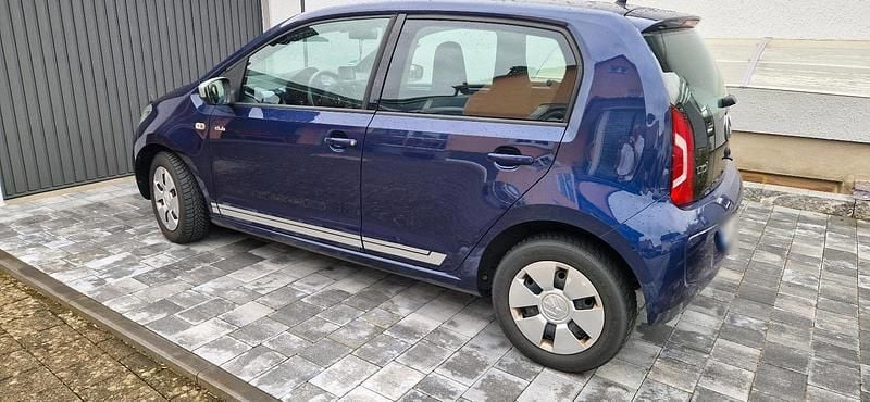 Gebraucht VW up! 75 PS (55 kW) 2016 Blau Kleinwagen