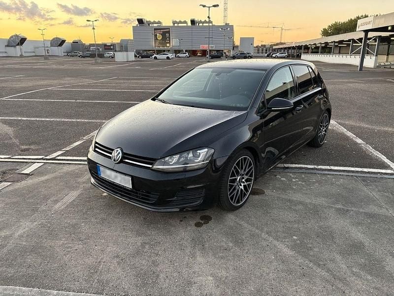Schwarz Gebraucht 2015 VW Golf VII Comfortline Limousine | 10.500 € (Fairer Preis) - Bild 1/4