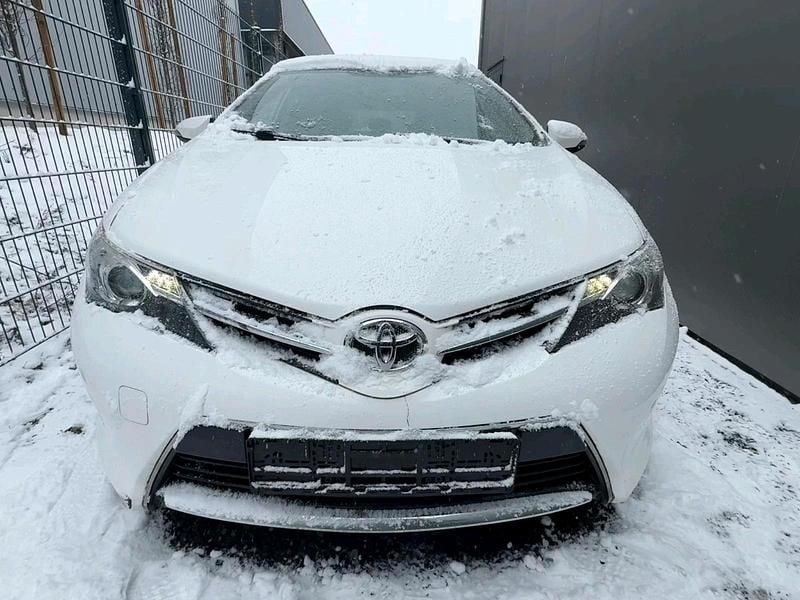 Gebraucht 2015 Toyota Auris Limousine | 3.200 € (Guter Preis) - Bild 1/4