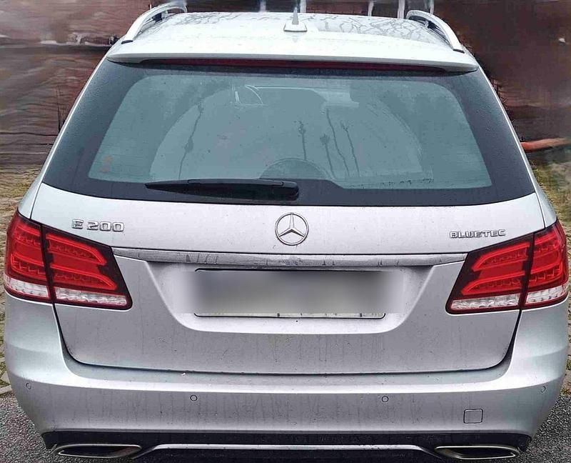 Gebraucht Mercedes E200 Avantgarde 136 PS (100 kW) 2016 Silber Kombi