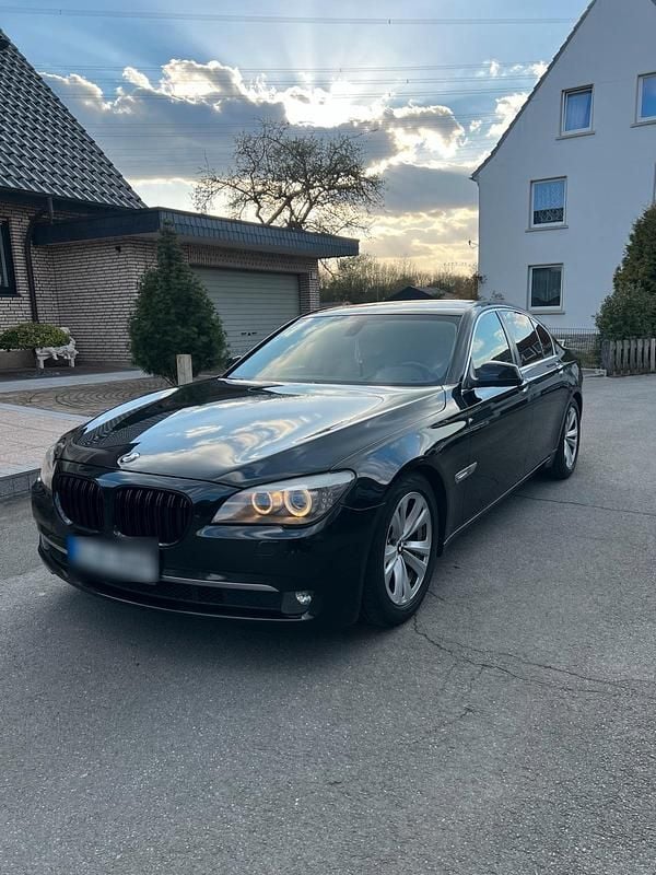 Gebraucht BMW 730 245 PS (180 kW) 2010 Schwarz Limousine