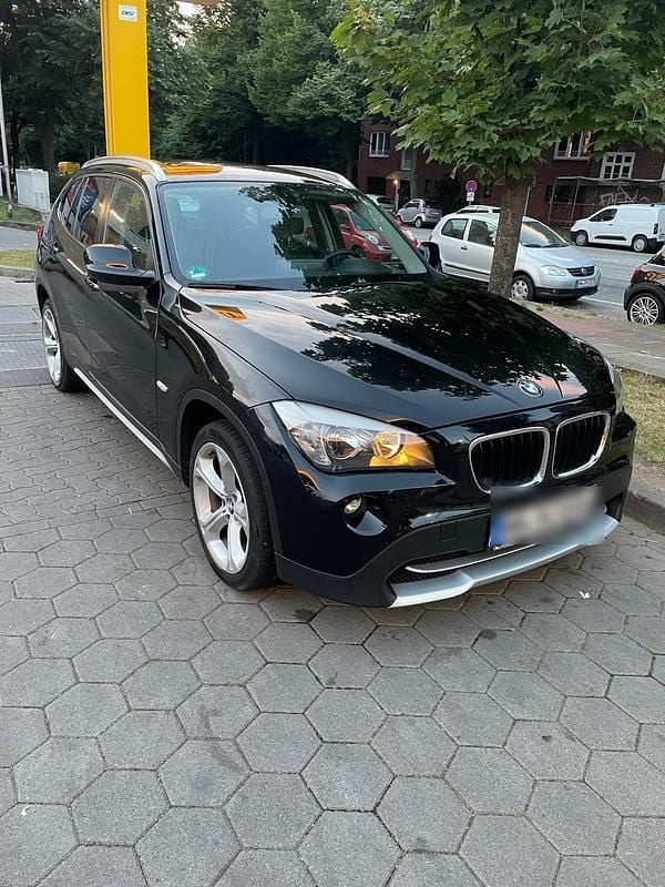 Schwarz Gebraucht 2011 BMW X1 SUV | 10.500 € (Etwas zu teuer) - Bild 1/4