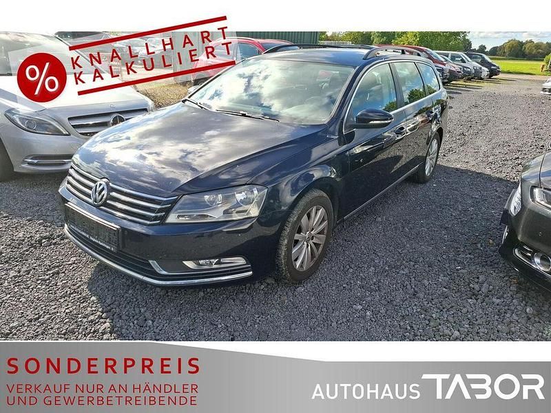 Deep black perleffekt Gebraucht 2012 VW Passat Comfortline Kombi | 6.385 € (Guter Preis) - Bild 1/4