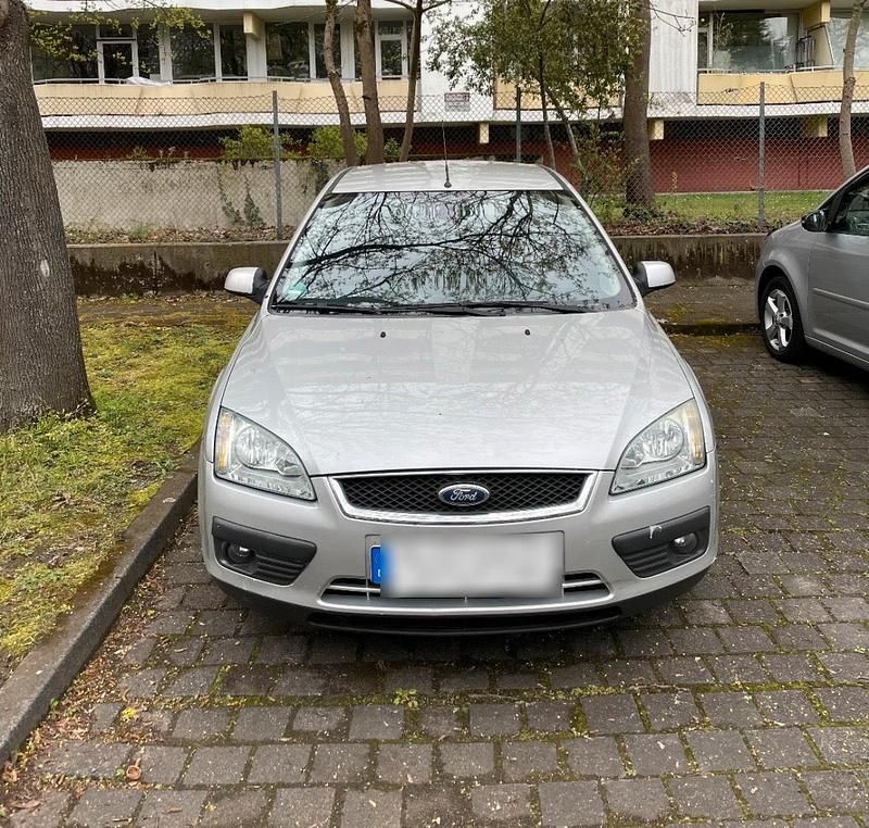 Gebraucht Ford Focus 115 PS (84 kW) 2006 Silber Kombi