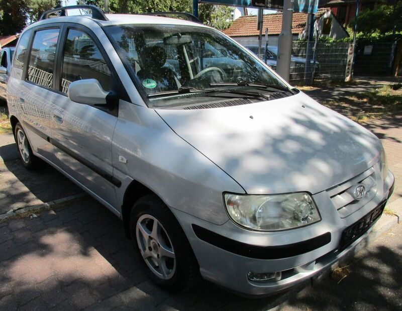 Grau Gebraucht 2004 Hyundai Matrix Edition+ Van / Kleinbus | 1.950 € (Fairer Preis) - Bild 1/4