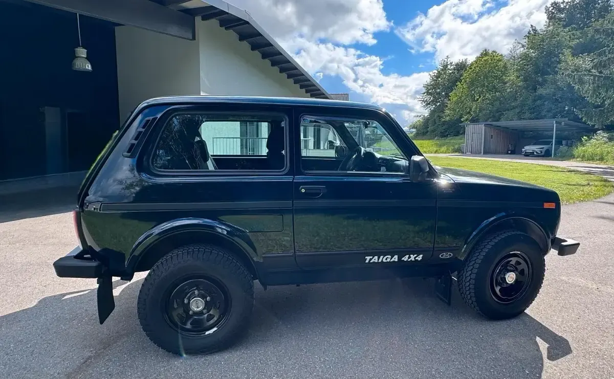 Gebraucht Lada niva 83 PS (61 kW) 2022 Grün SUV