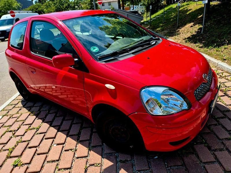 Rot Gebraucht 2005 Toyota Yaris Sol Limousine | 2.100 € (Fairer Preis) - Bild 1/4