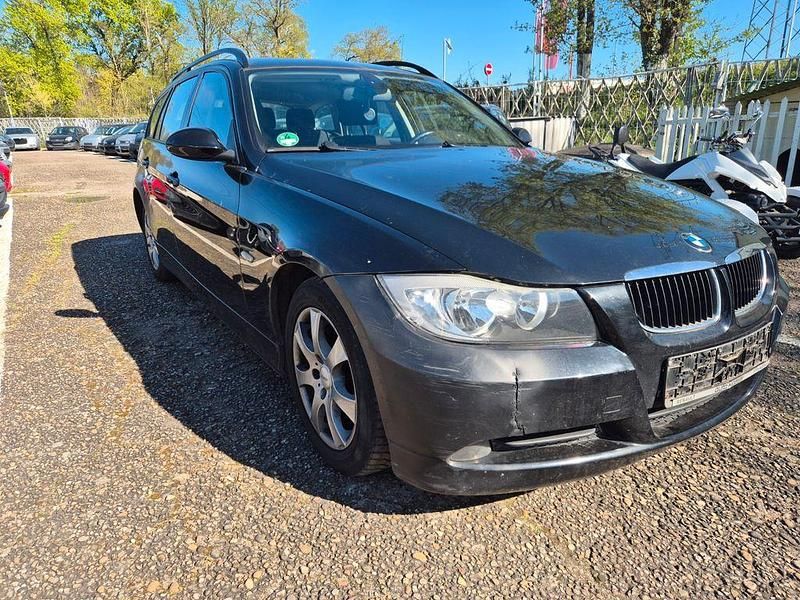 Gebraucht BMW 318 143 PS (105 kW) 2008 Schwarz Kombi