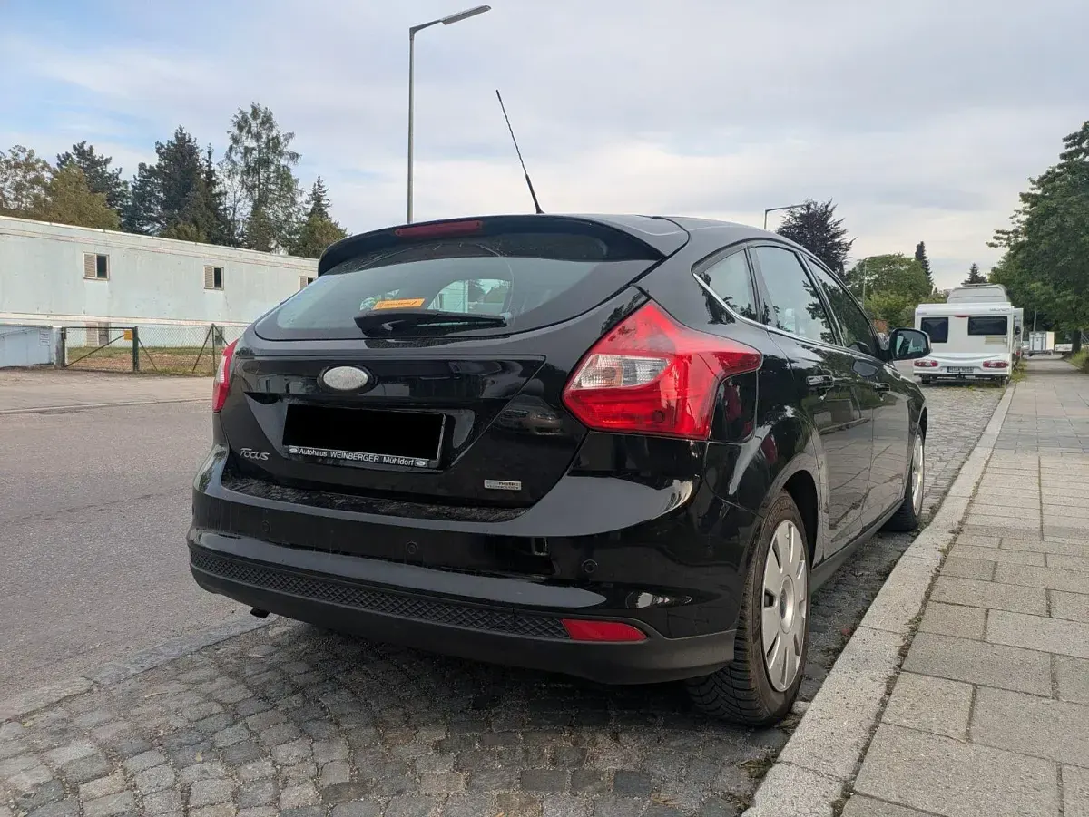 Gebraucht Ford Focus 125 PS (91 kW) 2012 Schwarz Kombi