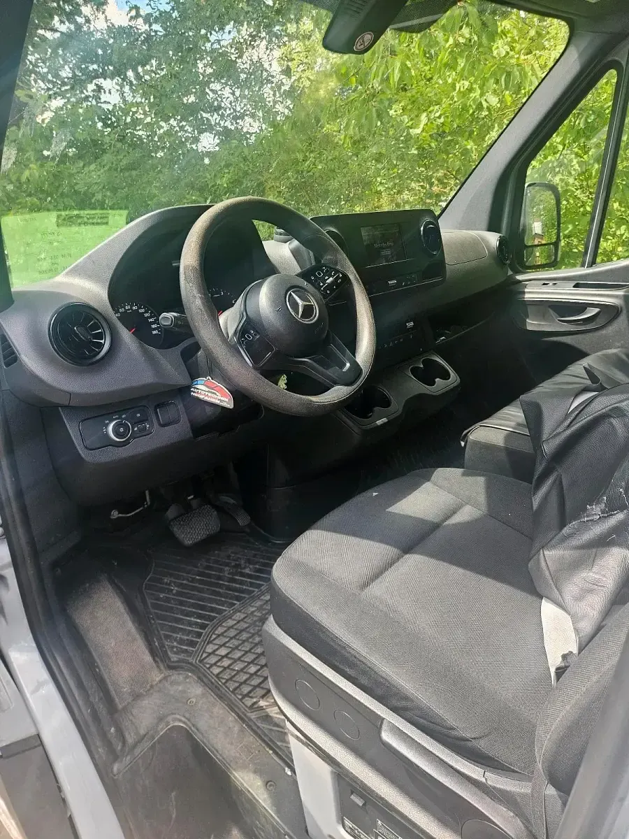 Gebraucht Mercedes Sprinter 163 PS (119 kW) 2019 Grau Van