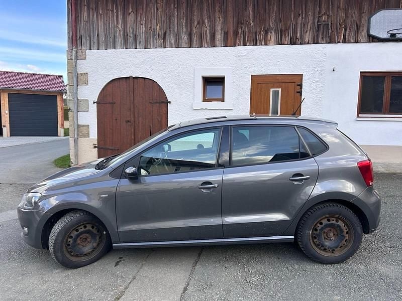 Gebraucht VW Polo 90 PS (66 kW) 2013 Grau Kleinwagen