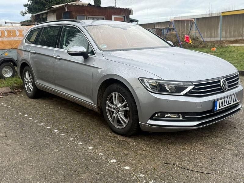 Gebraucht VW Passat Trendline 150 PS (110 kW) 2019 Grau Kombi