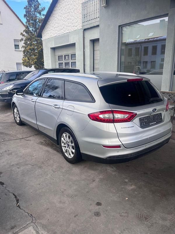 Gebraucht Ford Mondeo 120 PS (88 kW) 2018 Silber Kombi