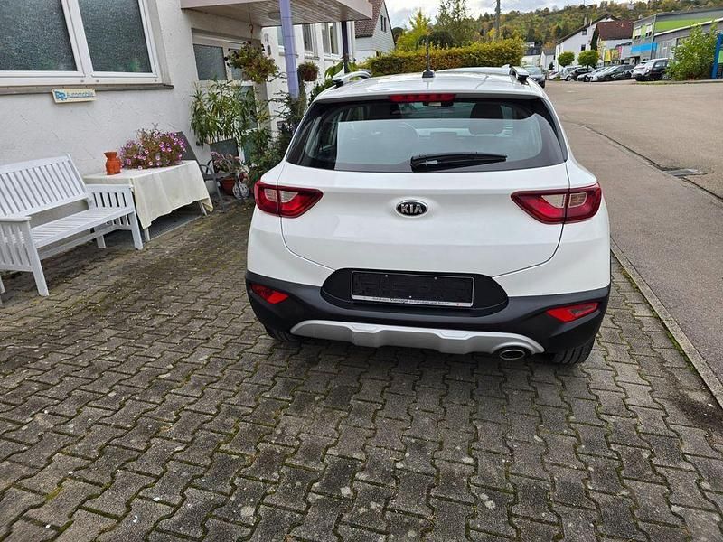 Gebraucht Kia Stonic Edition 7 84 PS (61 kW) 2021 Weiß SUV