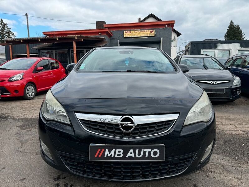 Schwarz Gebraucht 2010 Opel Astra Limousine | 1.990 € (Fairer Preis) - Bild 1/4