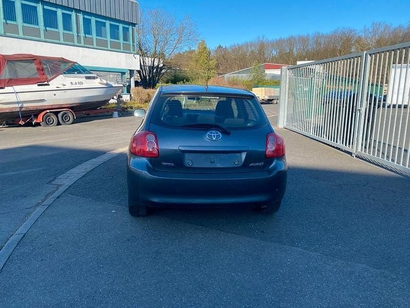 Gebraucht Toyota Auris Basis 99 PS (72 kW) 2011 Schwarz Kleinwagen