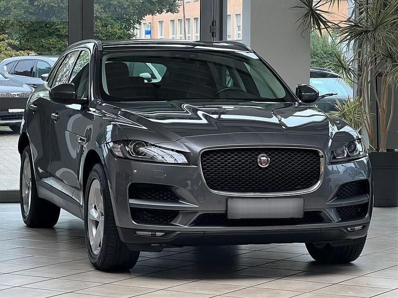 Gebraucht Jaguar F-Pace Portfolio 300 PS (220 kW) 2018 Grau metallic SUV
