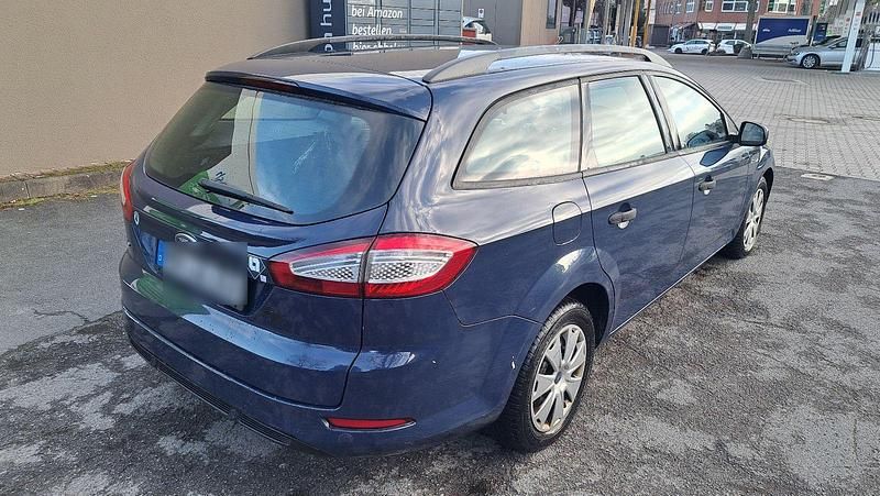 Gebraucht Ford Mondeo S 140 PS (102 kW) 2012 Blau Kombi