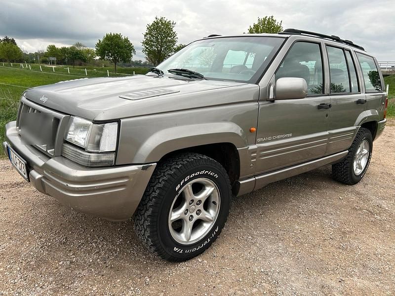 Grau Gebraucht 1998 Jeep Grand Cherokee SUV | 6.600 € - Bild 1/4