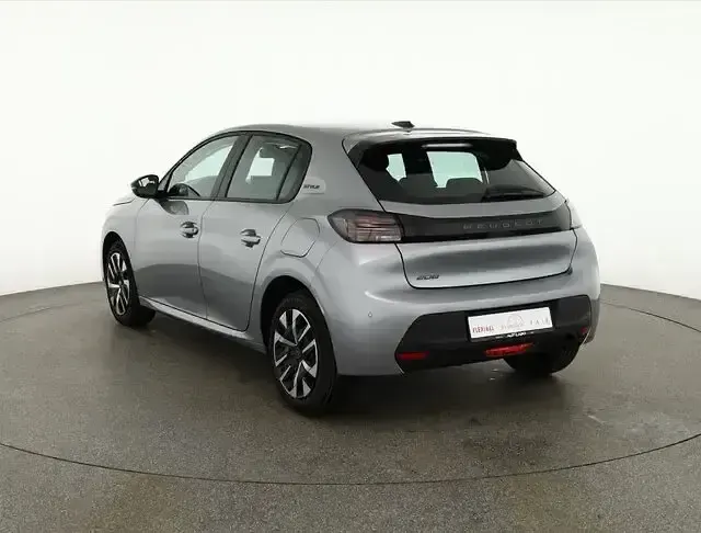 Neu Peugeot 208 101 PS (74 kW) 2025 Grau Kleinwagen