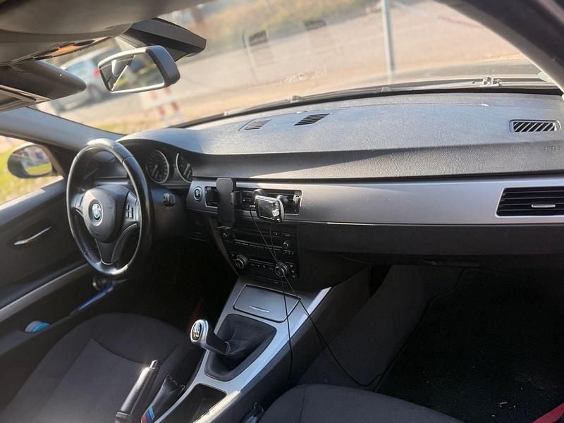 Gebraucht BMW 318 143 PS (105 kW) 2008 Limousine