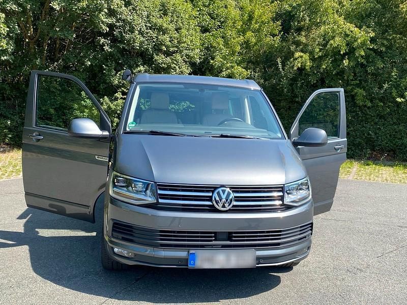 Grau Gebraucht 2019 VW T6.1 California Van | 54.900 € - Bild 1/4