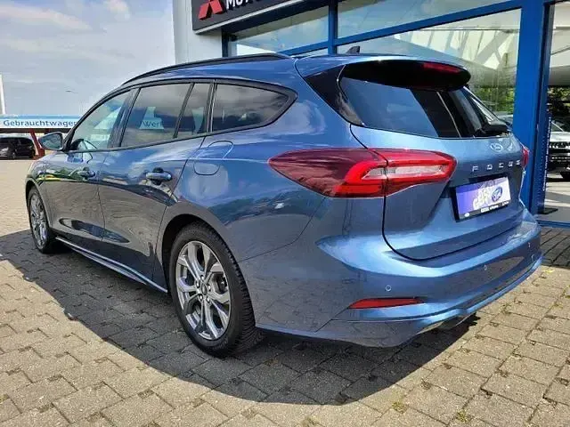 Gebraucht Ford Focus ST-Line 155 PS (114 kW) 2024 Chromablau metallic (metallic) Kombi