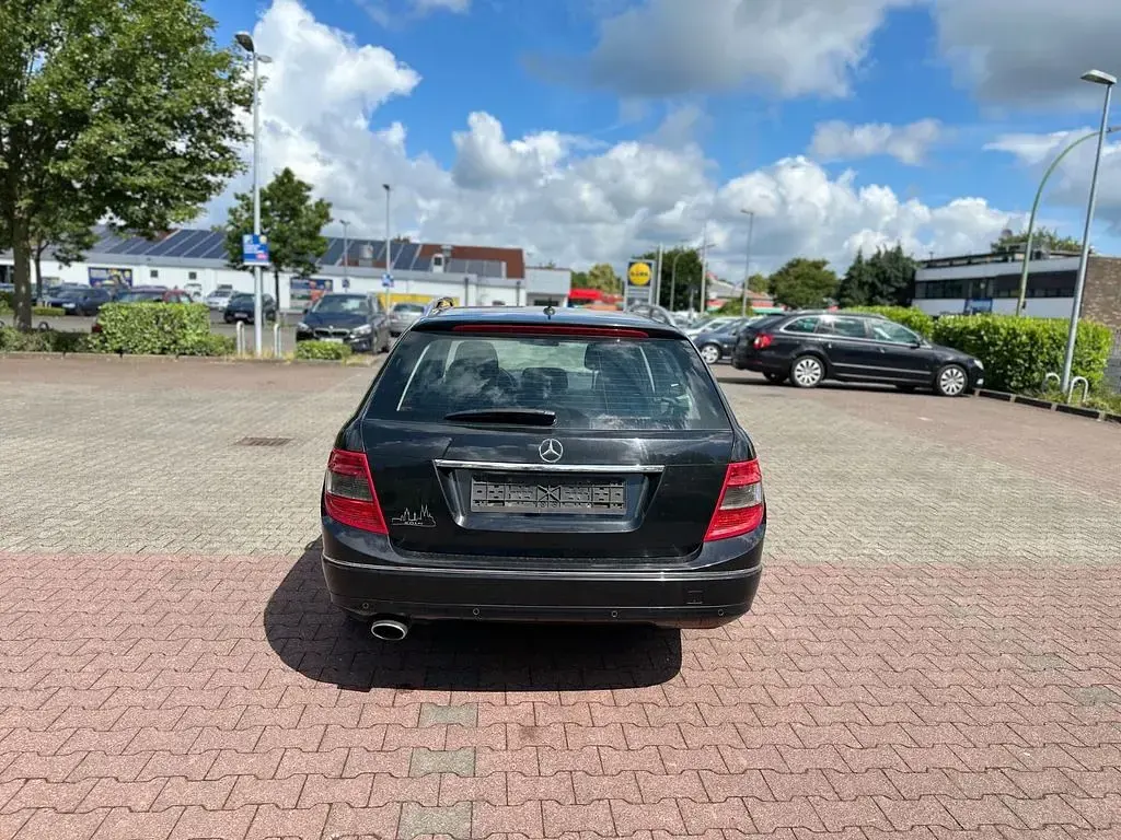Gebraucht Mercedes C220 Avantgarde 170 PS (125 kW) 2010 Schwarz Limousine