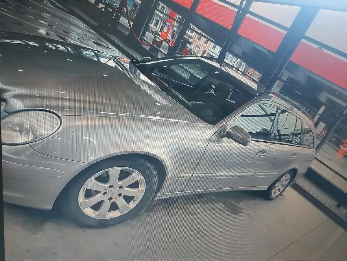 Gebraucht Mercedes 220 170 PS (125 kW) 2007 Gold Kombi