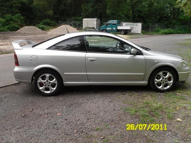 Gebraucht Opel Astra 170 PS (125 kW) 2001 Silber metallic Coupé