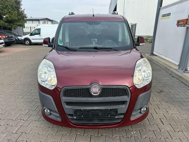 Gebraucht Fiat Doblò Emotion 120 PS (88 kW) 2011 Rot Van / Kleinbus