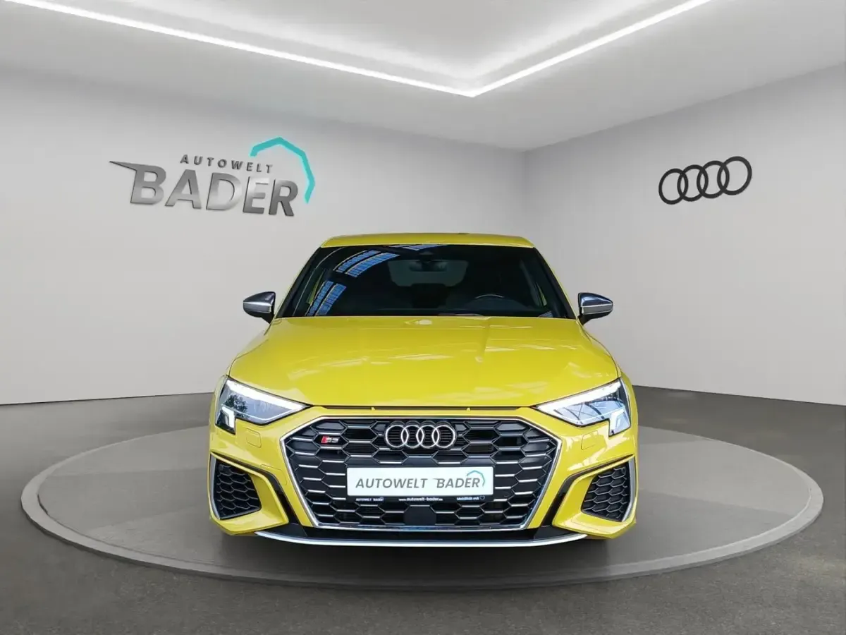 Gebraucht Audi S3 Basis 310 PS (228 kW) 2023 Pythongelb metallic Limousine