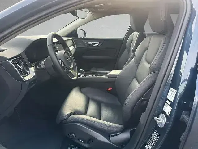 Gebraucht Volvo V60 Plus 197 PS (144 kW) 2025 Denim blue Kombi