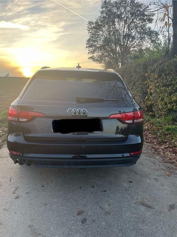 Schwarz Gebraucht 2018 Audi A4 Comfort Kombi | 17.890 € (Fairer Preis) - Bild 1/4
