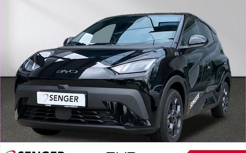 Schwarz Gebraucht 2025 BYD Dolphin Comfort Kleinwagen | 29.970 € (Fairer Preis) - Bild 1/4