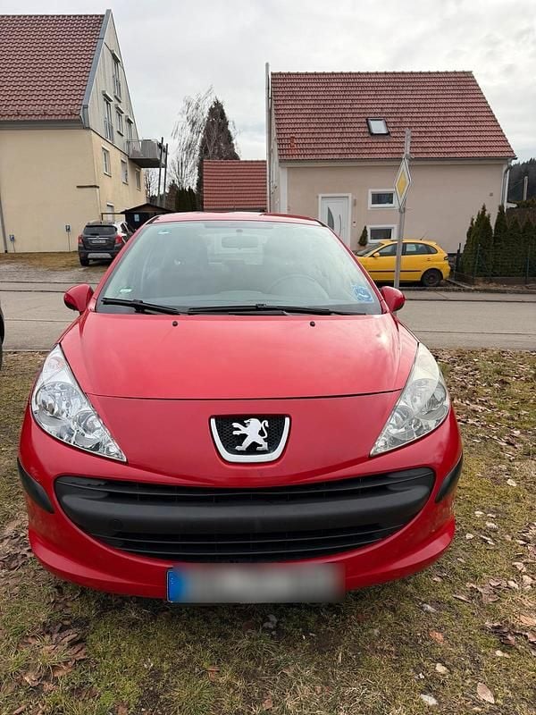 Gebraucht Peugeot 207 95 PS (69 kW) 2009 Rot Kleinwagen