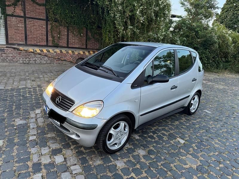 Silber Gebraucht 2002 Mercedes A140 Limousine | 2.850 € - Bild 1/4