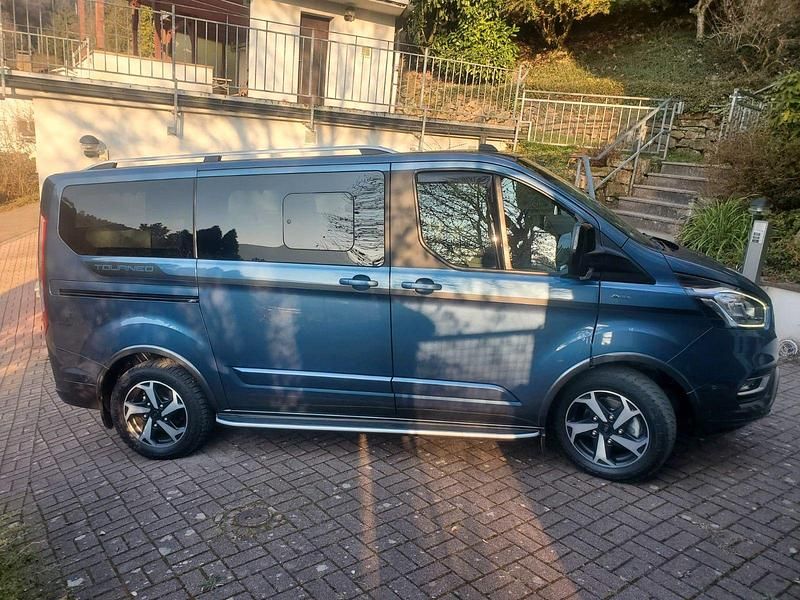 Gebraucht Ford Tourneo Active 170 PS (125 kW) 2023 Blau Van / Kleinbus