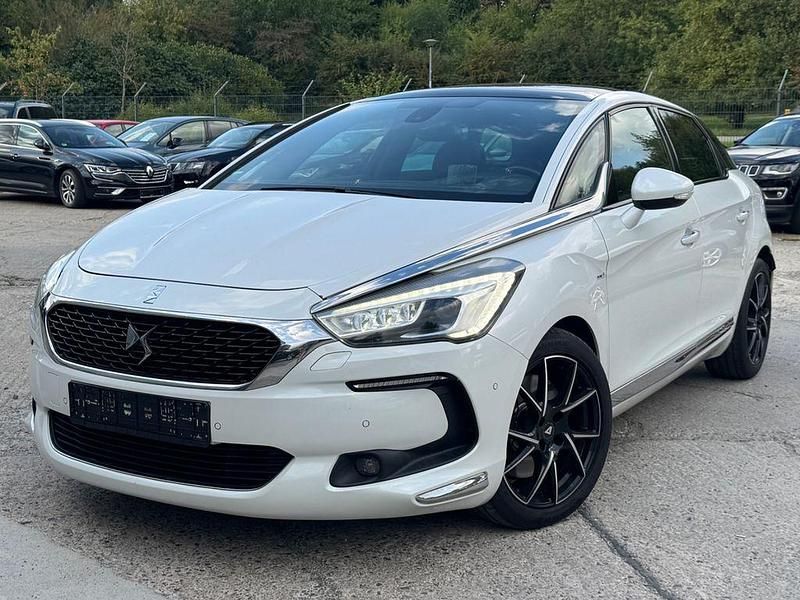 Weiß Gebraucht 2015 Citroën DS5 Sport Chic Kleinwagen | 10.000 € - Bild 1/4
