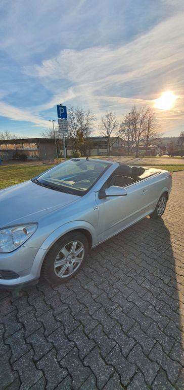 Silber Gebraucht 2007 Opel Astra Cabriolet Cosmo Cabrio | 3.900 € (Fairer Preis) - Bild 1/4